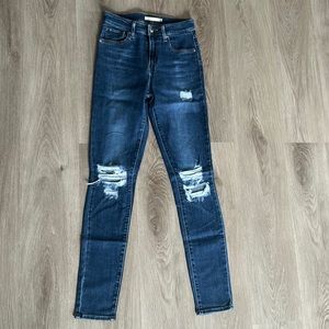 Levi’s 721 High Rise Skinny jeans